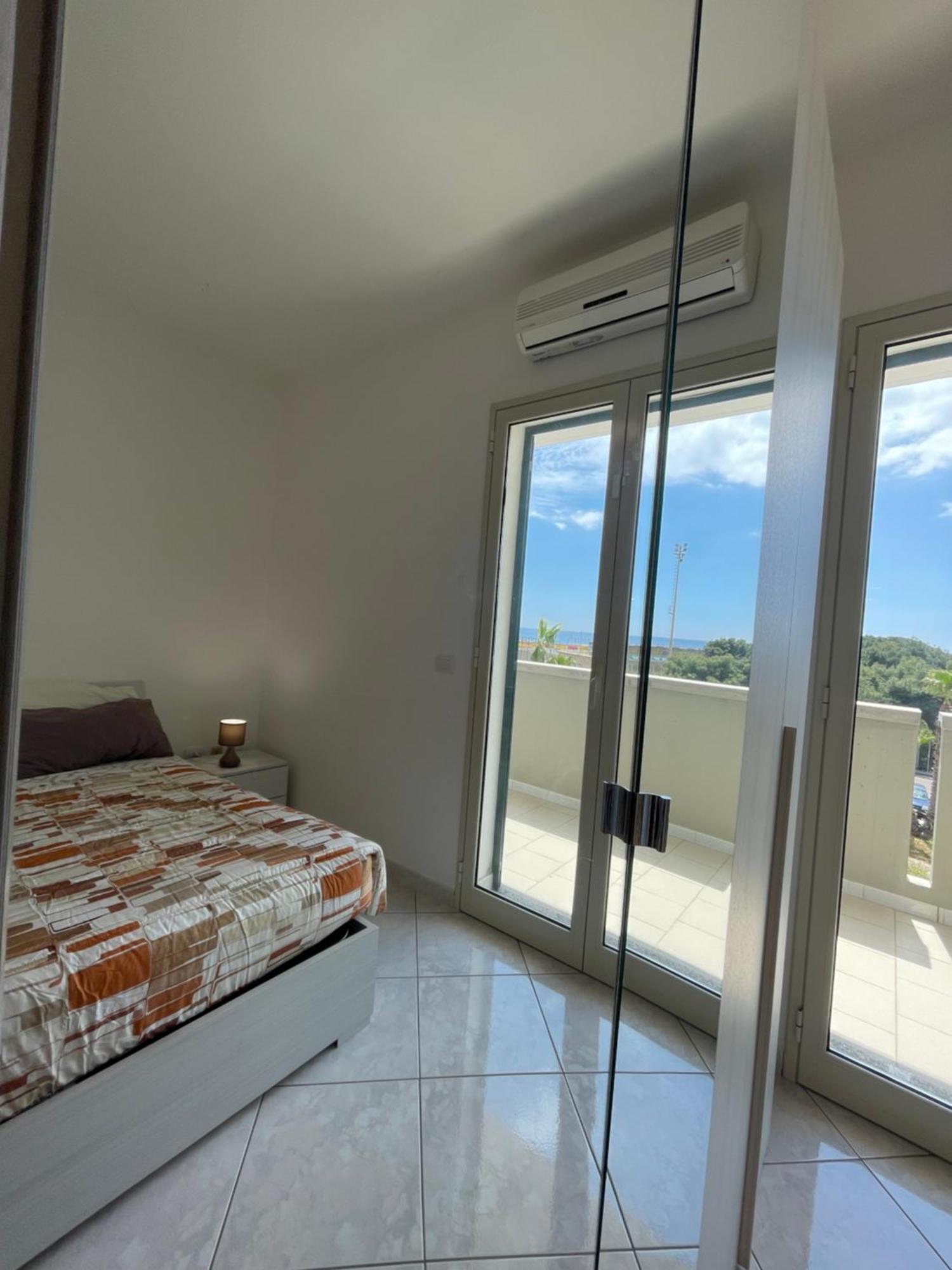 House Nereide, Lovely Apartment Sea View GALLIPOLI Buitenkant foto